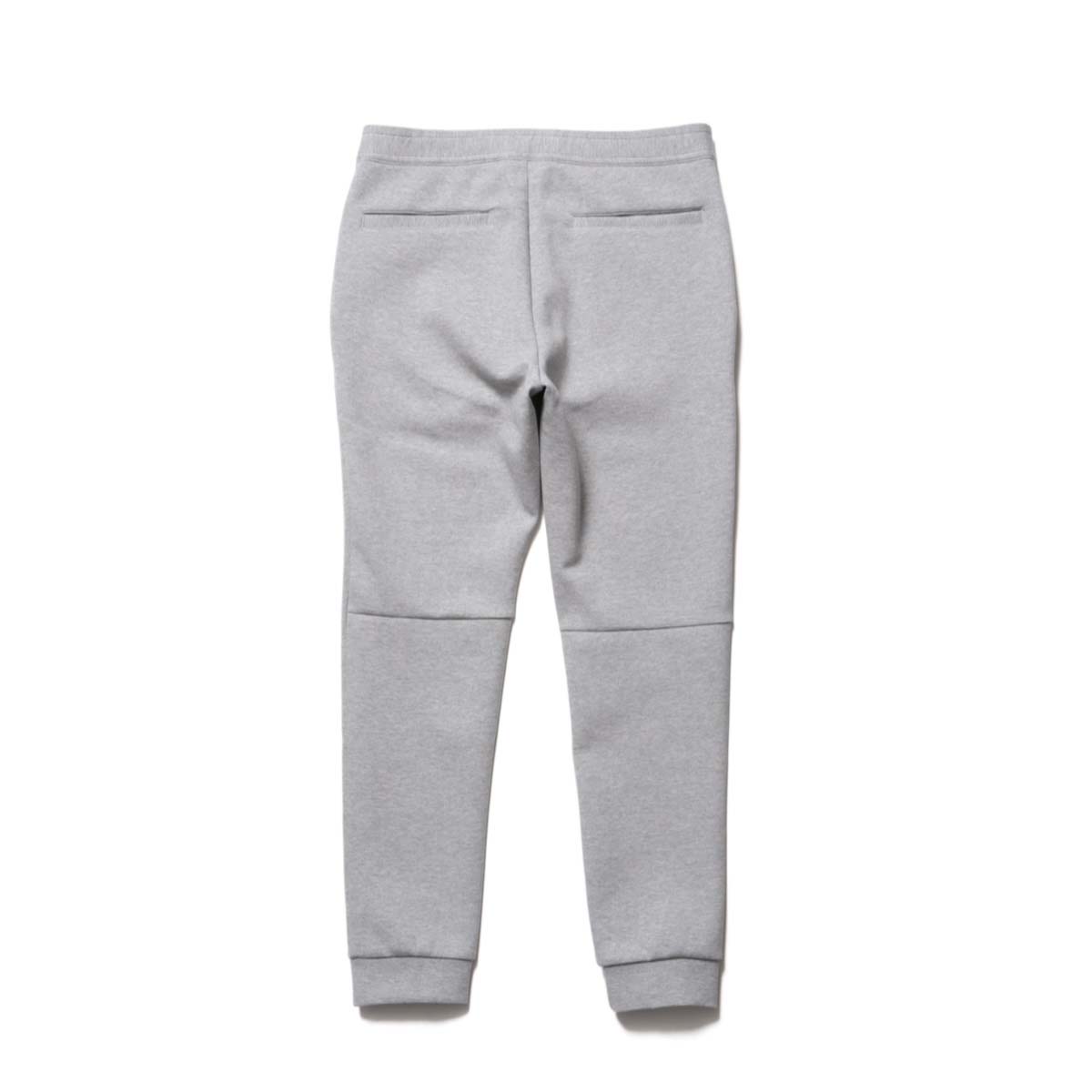 F.C.Real Bristol / TECH SWEAT JOGGER PANTS (Gray) 背面